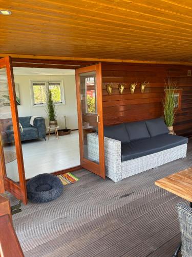 Balcony/terrace, Chalet De Drentse Rust in Erm