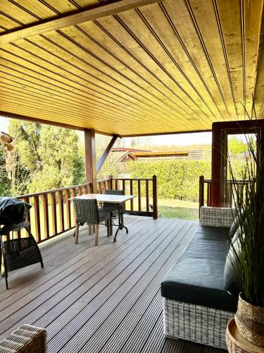 Balcony/terrace, Chalet De Drentse Rust in Erm