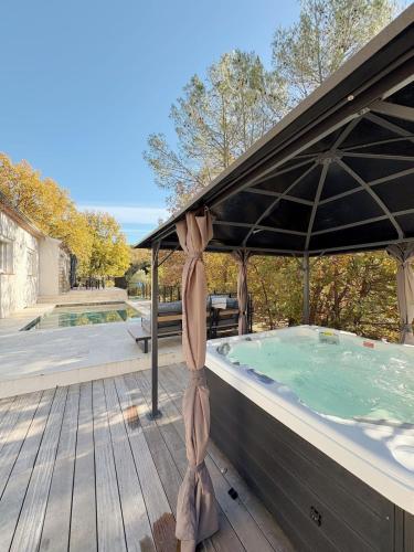 Villa Nature au Calme avec Piscine et Jacuzzi
