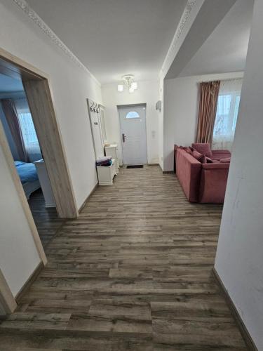 Rowlands Way 1 in Domnești