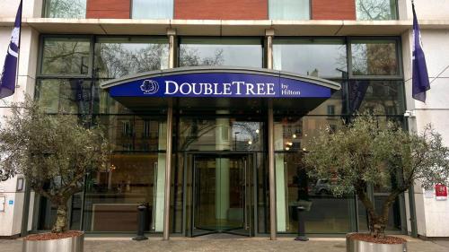 Exterior view, Doubletree by Hilton Paris Boulogne in Boulogne-Billancourt