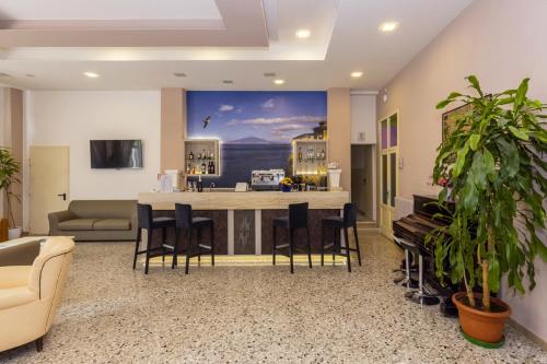 Паб/Коктейль-бар, Sisters' Hotel in Піано ді Сорренто