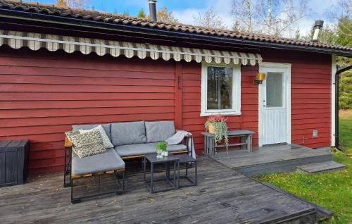 Фасада на хотела, 1 Bedroom Awesome Home In Boxholm in Boxholm