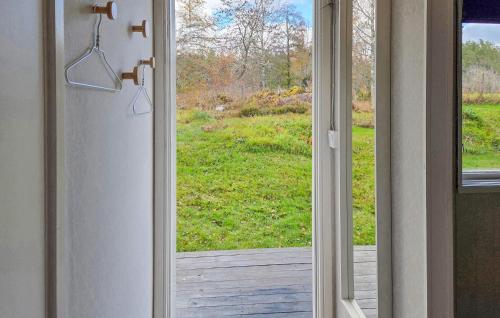 Фасада на хотела, 1 Bedroom Awesome Home In Boxholm in Boxholm