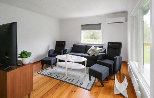 1 Bedroom Awesome Home In Boxholm in Boxholm