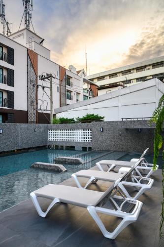 Wangkaew Hotel Phitsanulok - 수영장