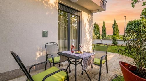 Cocaletto Villa with Apartments - image 2