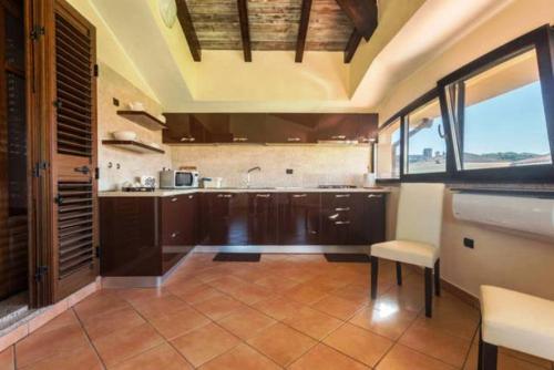 2 bedrooms, 5 beds