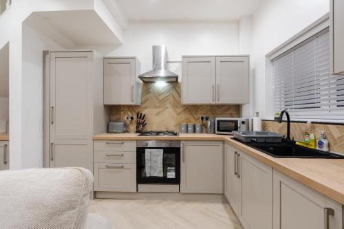 Modern house - Free parking - 2x bathrooms in Edge Hill
