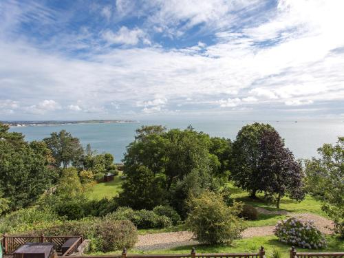 7 The Priory - Isle of Wight
