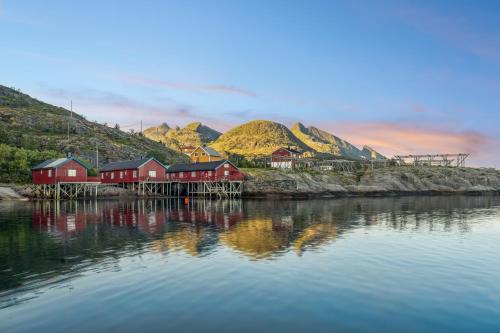 A szálláshely kívülről, Sjøhaug Rorbu, Fishcermanns cabin in Tind