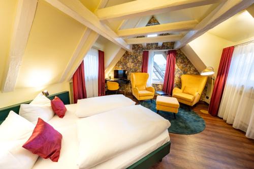 Hotel Am Schloss *** Superior - Tap to explore photos