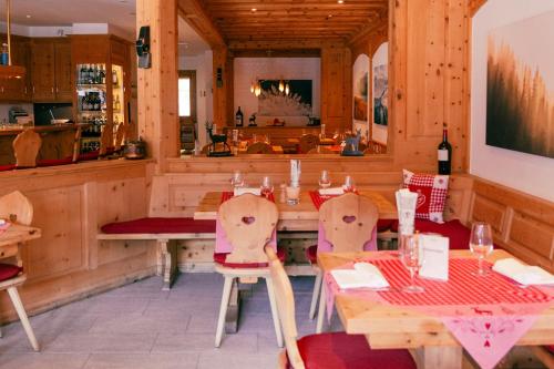 Їжа та напої, Hotel Corvatsch - Web Check-in in Санкт-Моріц