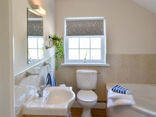 Bathroom, Dinmont Cottage in Shilbottle