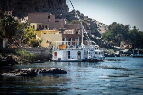 Nile Dream Yacht – khách sạn tại Sheyakhah Thaneyah