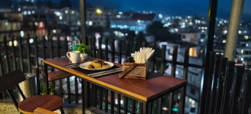 Restaurant, Kynjing Suites in Shillong