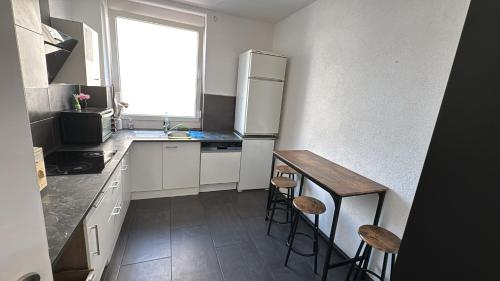 廚房, Maya Zimmer Zentral Bequem in 海爾布隆