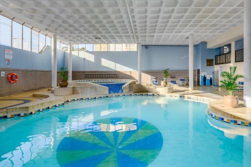 Swimming pool, Durban Spa in South Beach