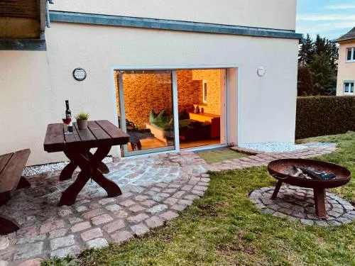 Wellness Ferienwohnung mit Sauna und Garten in Hohenstein-Ernstthal, Deutschland
