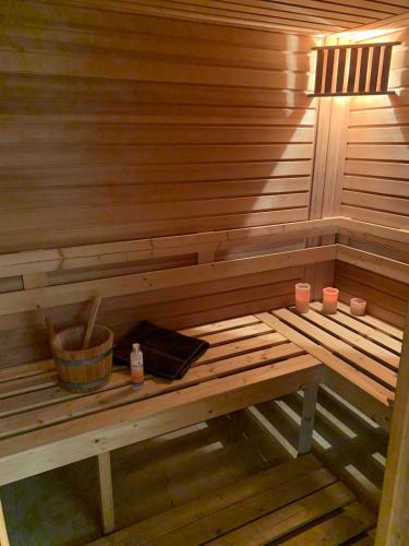 Wellness Ferienwohnung mit Sauna und Garten in 海恩斯坦-埃恩斯塔爾