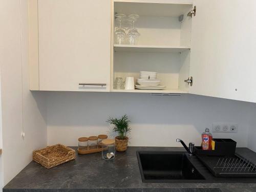 LEnsoleill Levallois  Apartment near metro - image 12