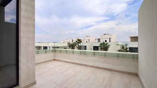New Luxury 2Bedroom Villa in Danah Bay