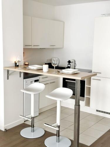 LEnsoleill Levallois  Apartment near metro - image 14