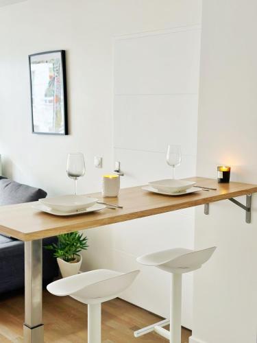 LEnsoleill Levallois  Apartment near metro - image 11