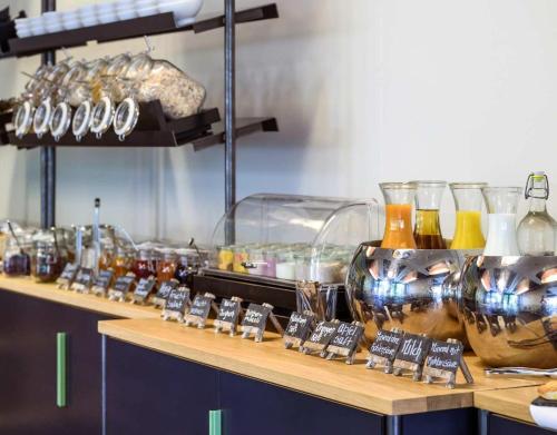 อาหารและเครื่องดื่ม, HOTEL APART - Welcoming l Urban Feel l Design in ซัก
