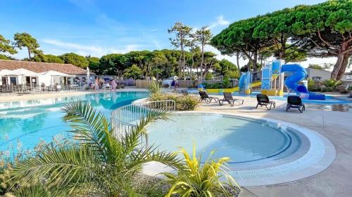 Zecamping 4 Etoiles Sous Les Pins - Plage A 600 M - Piscine Couverte - Saint-Martin-de-Ré