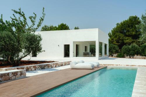 Contemporary Villa with Pool and Sea View in Ostuni