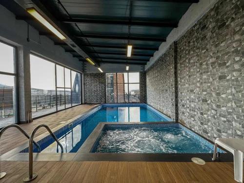 Skats, Chopan Resort Aparan in Agverana