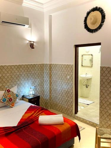 room detail thumbnail 1