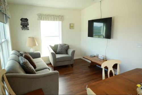 Lakeview Retreat Near Finger Lakes in Painted Post (NY)