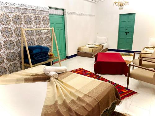 room detail thumbnail 1