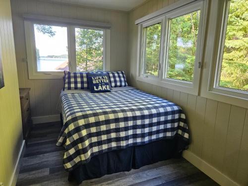 Olga's Bay Lakehouse in 溫德米爾(ON)