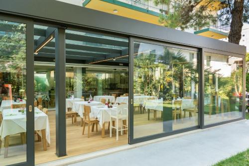 Вхід, Hotel Adria in Ліньяно