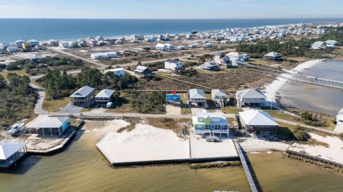 Exterior view, La Casita Azul by Youngs Suncoast in Fort Morgan