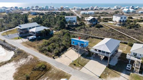 Exterior view, La Casita Azul by Youngs Suncoast in Fort Morgan