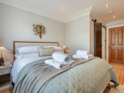 6 Bed in Keswick oc-94361
