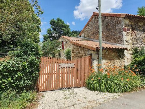Maisonette, Gîte de la Mère Nini (Maisonette, Gite de la Mere Nini) in Ranton