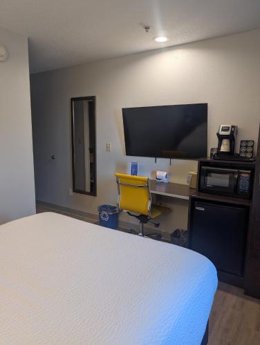 1 queen bed