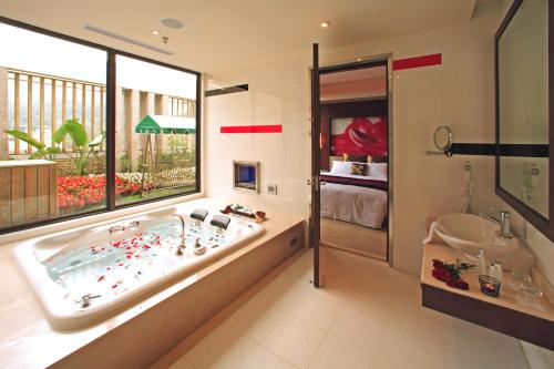 ฝักบัว, นอร์เวย์ ฟอเรสต์ ตัมซุ่ย โมเทล (Norway Forest Tamsui motel) in เขตถัมซุย