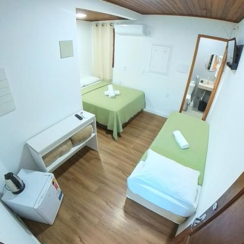 1 double bed, 1 twin bed