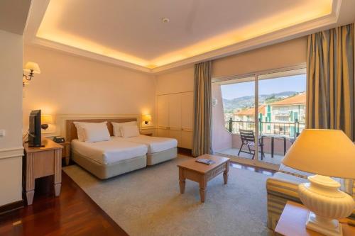 Pestana Royal All Inclusive Ocean & Spa Resort in Madeiras Sala