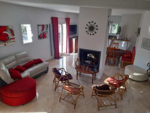 Iekārtas, Villa Cyprès 5 chambres aires de jeux, forêt, accessibilité PMR (Villa Cypres 5 chambres aires de jeux, foret, accessibilite PMR) in Gaja-et-Villedieu