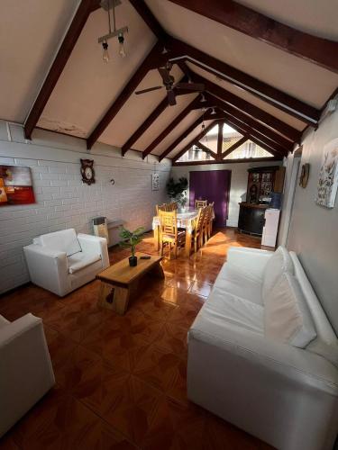 . Hostal JV CASA AMPLIA