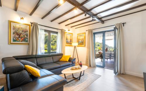 Liko Diko holiday home - peaceful wellness retreat in nature in Klanac