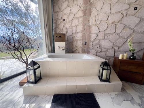 Karstais baseins, Dos Aguas Hotel Boutique in Amealco