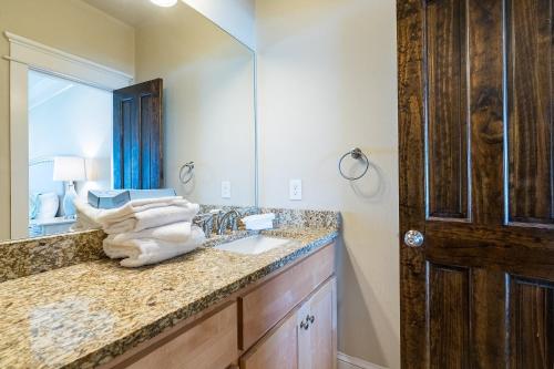 Summer Salt by Youngs Suncoast – Orange Beach, AL